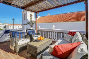 Unique central townhouse, close to the beach